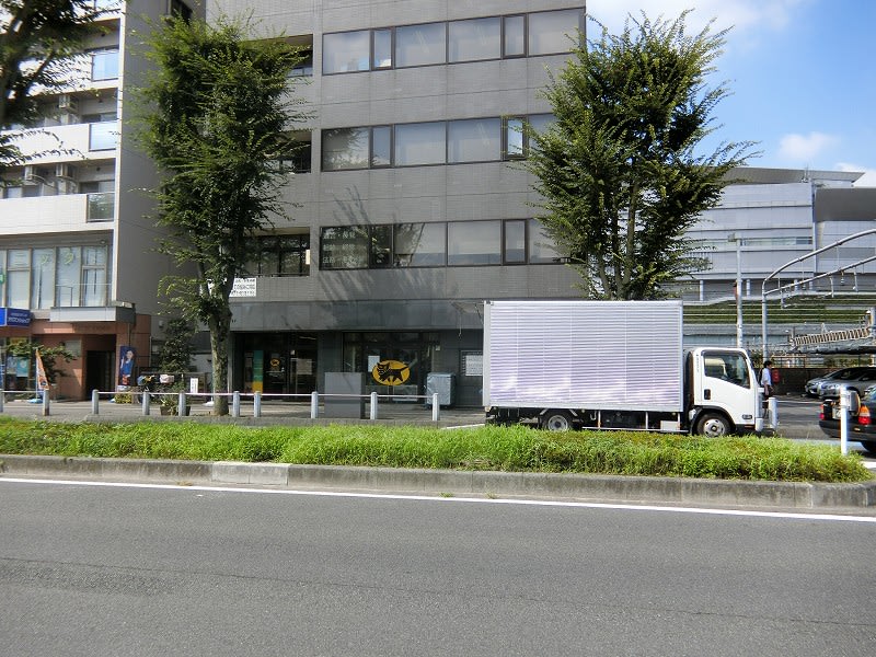 さいたま新都心駅の近くを歩く 咲いた万歩