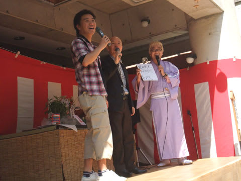 左から月亭八光さん、坂田利夫さん、桂きん太郎さん