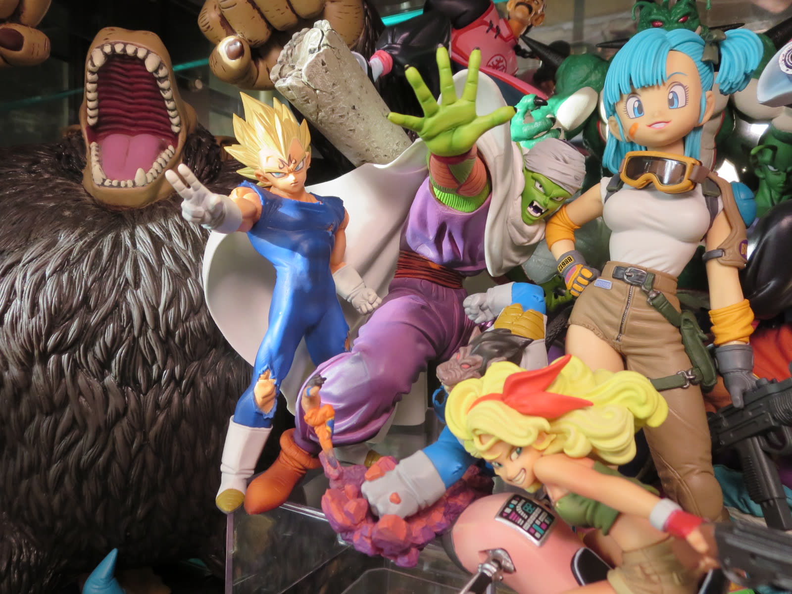 我が家のフィギュアケース ドラゴンボール 南国の遊び部屋