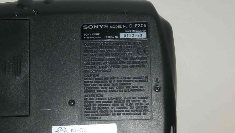 書き溜め space: SONY Discman D-3305 ポータブルCDプレーヤー 書き溜め space: SONY Discman D-3305 ポータブルCDプレーヤー