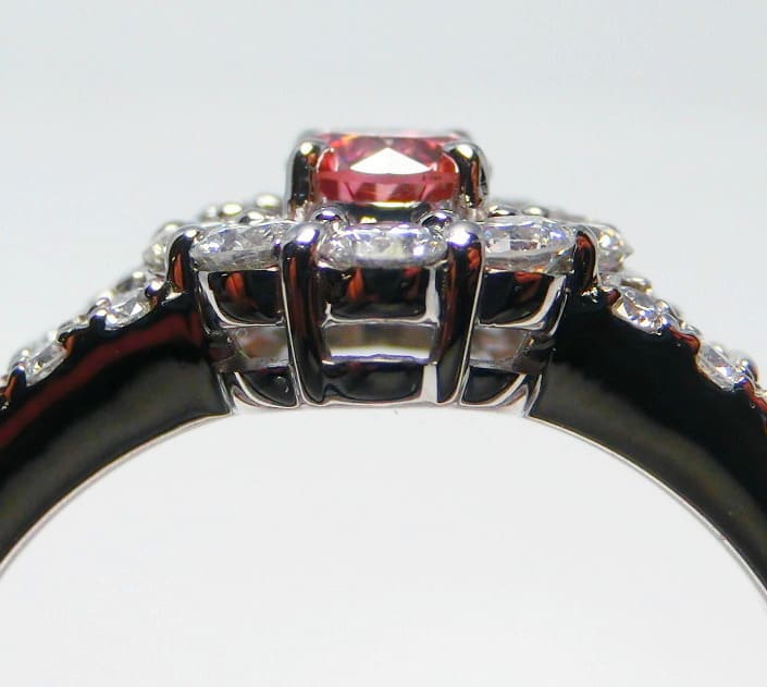 ピンクダイヤ0．262ctの指輪の御紹介です - 僅かな三日月の光でも輝く価値ある美しい希少宝石のご紹介と愉しいデザインジュエリーの安心価格でのご提案