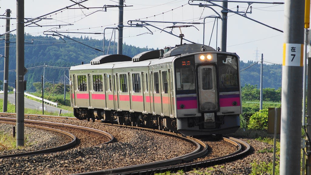 奥羽本線の電車 - くるまと空とノンキ者
