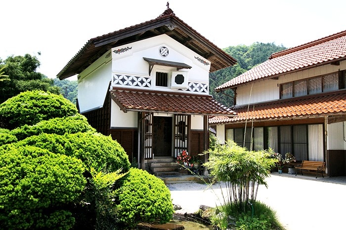 美しい蔵のある家 in 鳥取・日野町 - 旅するデジカメ 我が人生