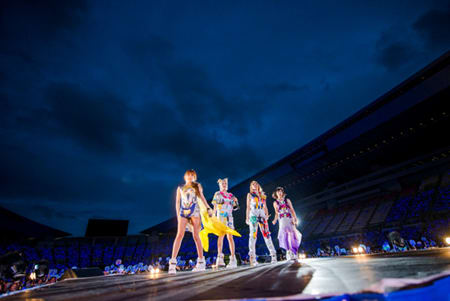 2NE1