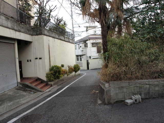 新渡戸稲造旧居跡~小日向公園~薬罐坂 - 東京さまよい記 新渡戸稲造旧居跡~小日向公園~薬罐坂 - 東京さまよい記