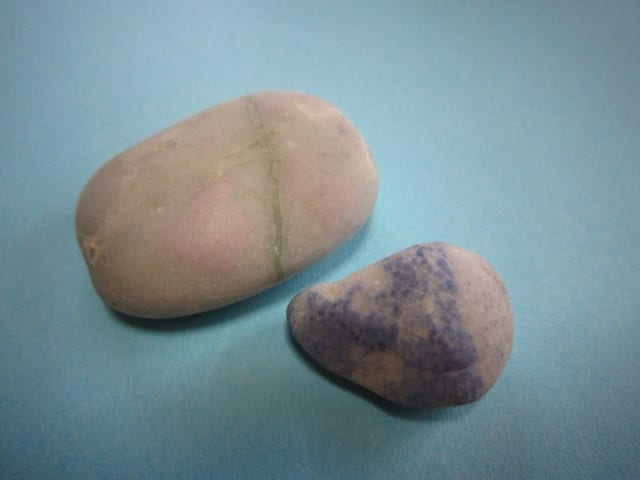 宮崎海岸海中採取のピンク翡翠(桃簾石) 1面切断～欠けあり　1,900g 宮崎海岸海中採取のピンク翡翠(桃簾石) 1面切断～欠けあり 1,900