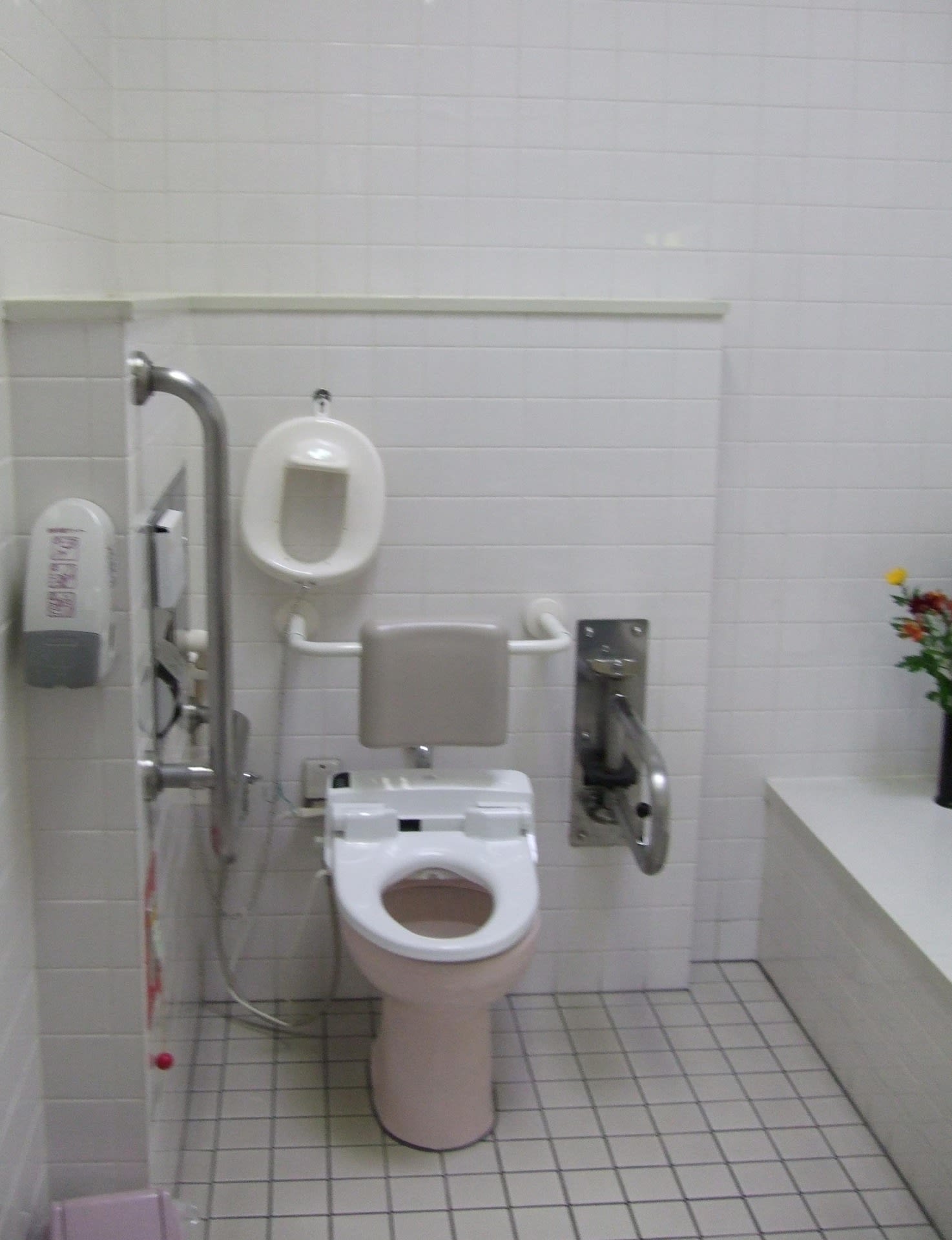 長野道下り 姨捨SA 障害者用トイレ 障害者用トイレの情報 ～ ユニバーサルトイレ・多目的トイレ・車椅子トイレ