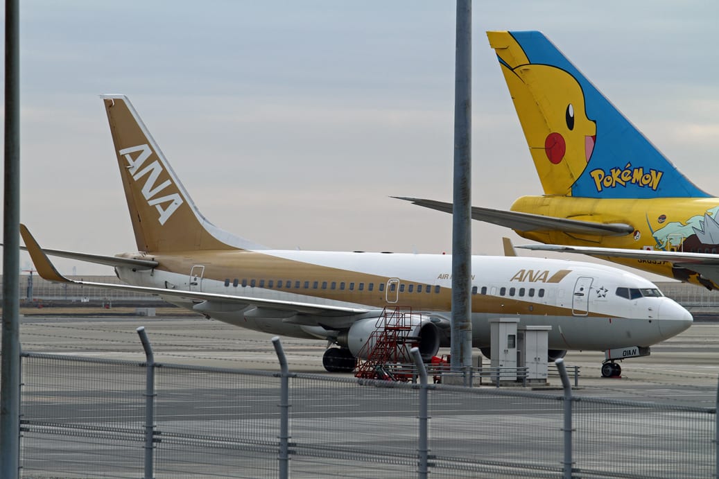 ANA B737-700 ゴールドジェット - でぢたる絵日記 ANA B737-700 ゴールドジェット - でぢたる絵日記