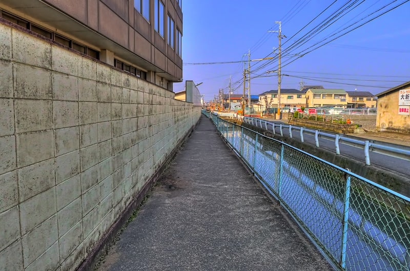ツバキ・ナカシマの横を流れる東川/奈良県葛城市尺土,川の写真,葛下川支流,画像,写真 美しい星 ツバキ・ナカシマの横を流れる東川/奈良県葛城市尺土,川の写真,葛下川支流,画像,写真 美しい星