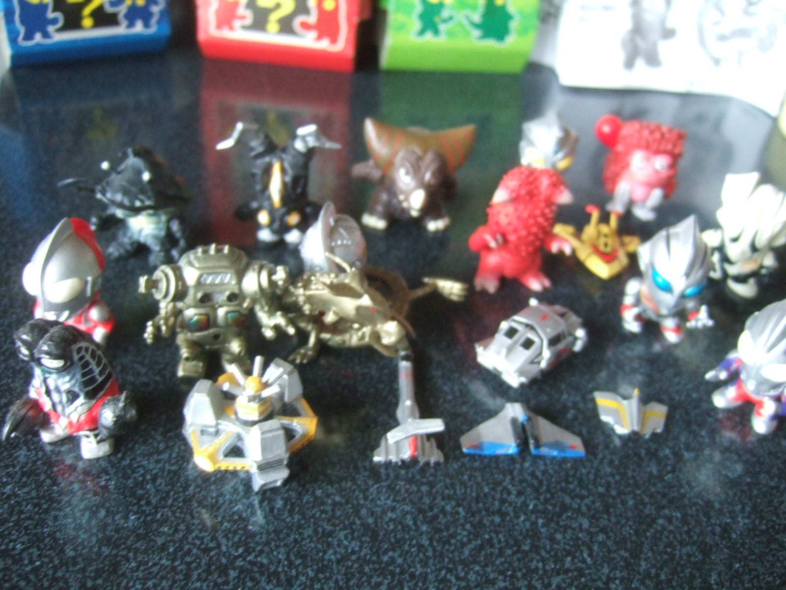 ウルトラマンプチリアルマスコット9個18種 ゴドラ星人 ナース - 玩具画像