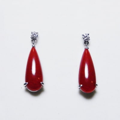 血赤珊瑚ダイヤピアス 元町宝石店長 - 僅かな三日月の光でも輝く価値ある美しい希少宝石のご紹介と愉しいデザインジュエリーの安心価格でのご提案