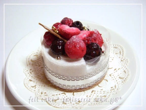 ベリーのミニ デコレーション クリスマスケーキ Felt Cake パティスリーsaku Y