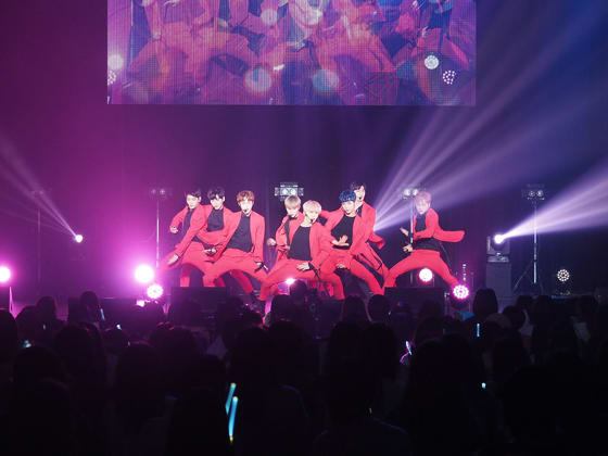 UNIT BLACK
