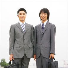 リクルートスーツ、就職後は着られない?