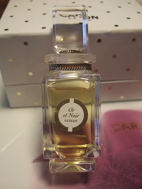 Caron Les Parfums Fontaine, urn fragrances - La Parfumerie Tanu