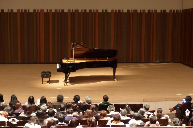 コンサートレビュー2015 ～清塚信也 ピアノ・リサイタル～ - えつこの