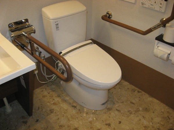 多目的のトイレ - <b>長良川温泉</b> ホテルパーク