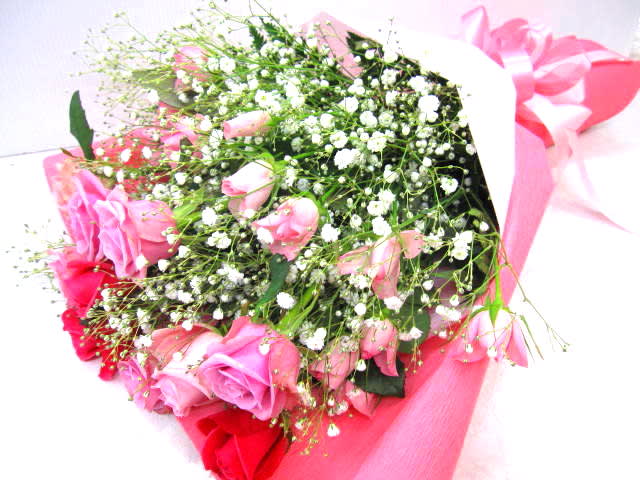 ピンクバラとかすみ草の花束 花樹園ブログ