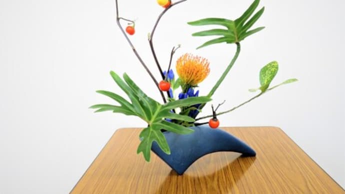クッカバラの葉とハナナスの組み合わせ・・ピンクッションの自由花