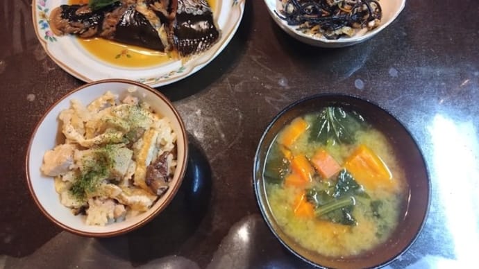 たけのこご飯とカレイの煮付け