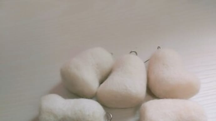 オーダーのマスコットうさぎちゃん制作中