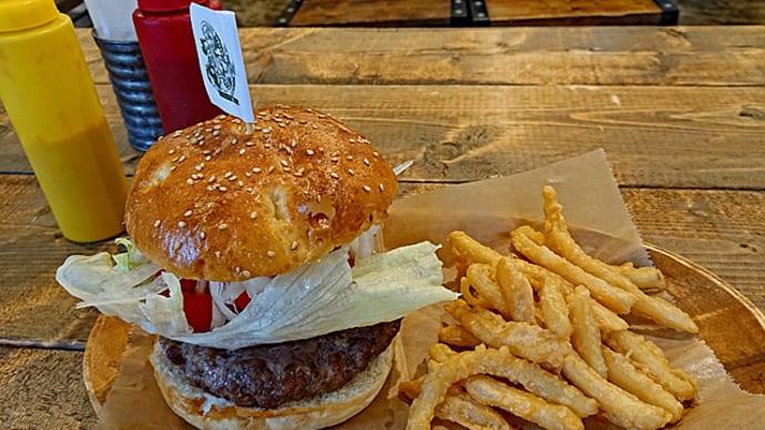 ヨコスカネイビーバーガーかぶりつきランチ