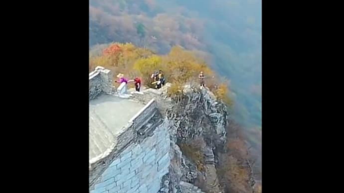 「万里の長城」の未修繕区域に登った大学生3人に落雷＝中国