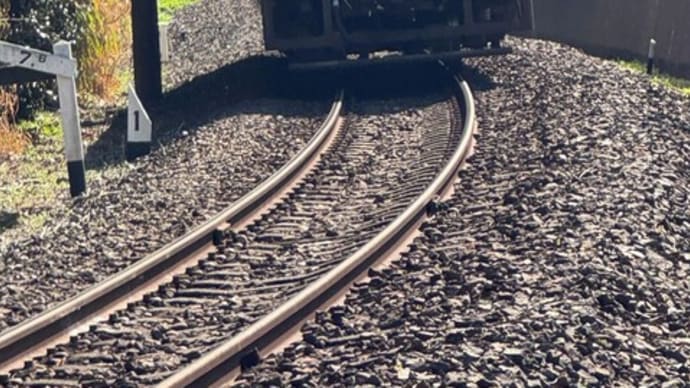 肥薩おれんじ鉄道マイメロラッピング列車 芦北町上田浦小島地区にて