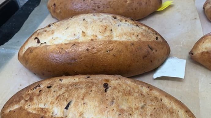 蒸気焼成するチーズとベーコンのフランスパン
