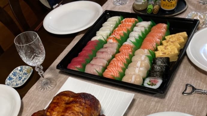コストコのお寿司とグリルチキン