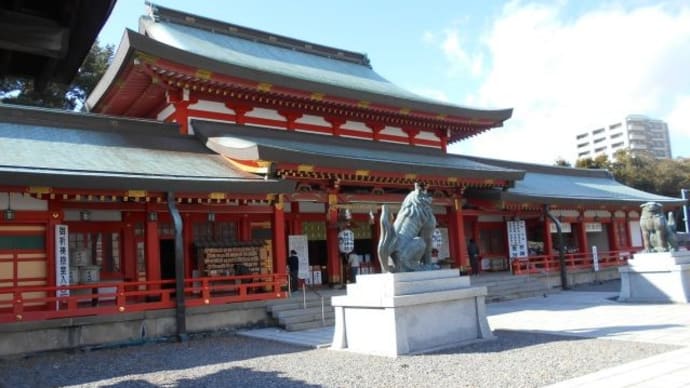 神社で参拝〔浜松五社神社〕