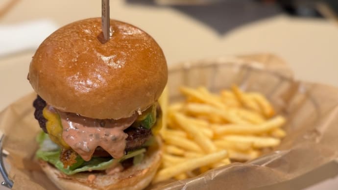 パンチがあるハンバーガー【吹田市】