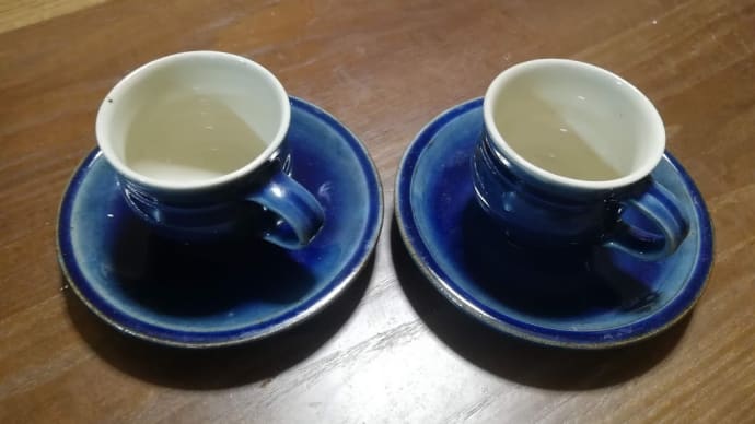 出西ブルーのカップと深川ブルーワイナリー 福砂屋の底ザラメと堂島ロールで
