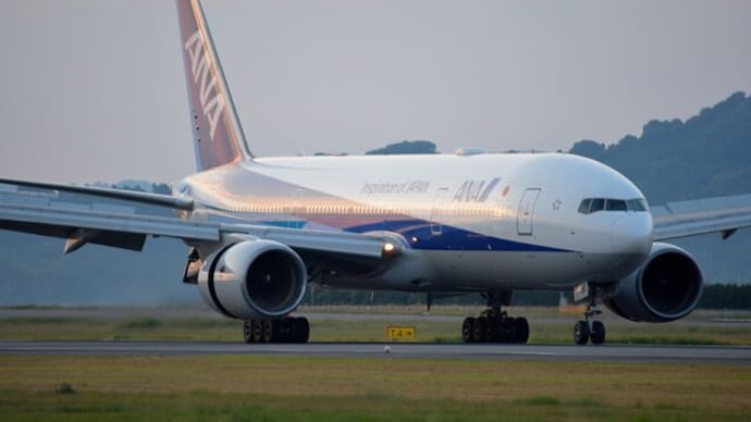 松山空港にトリプルセブンが来たぞ！