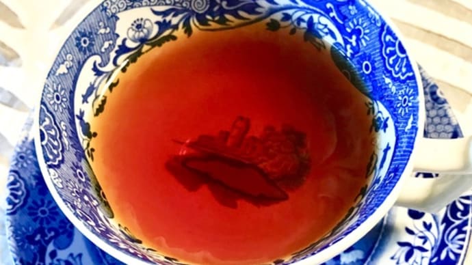 紅茶茶碗の底が見える紅茶