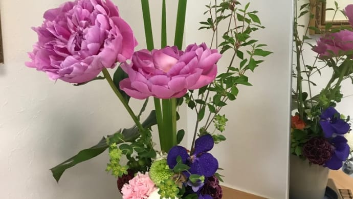 5月後半の待合室の生花