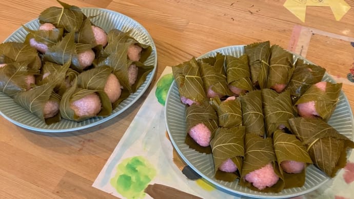 さくら餅を作ってる