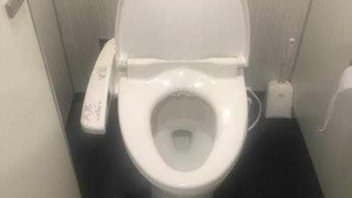 臭いお話 トイレの便座交換 ビフォーアフター