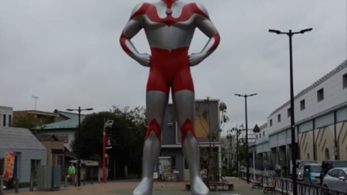ウルトラマン商店街でランチ