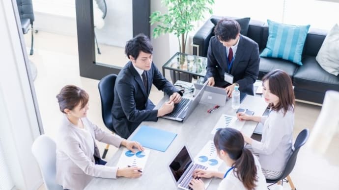 最新HR情報 今週も盛り沢山!◆キャリア観に大きな影響を与えた経験・体験の1位は「小・中・高時代の学び(課外活動や部活動など勉強面以外)」、2位の「大学での学び(勉強面)」