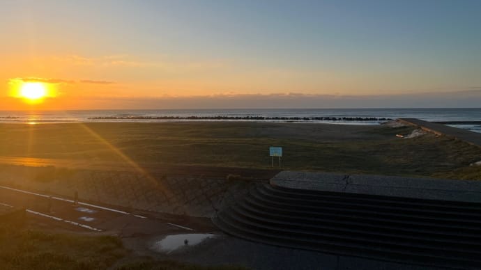 Sunrise Surfing 