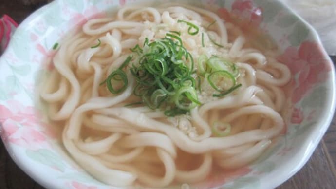 本日のお昼ご飯 2022年お世話になった本家人力うどんお持ち帰り