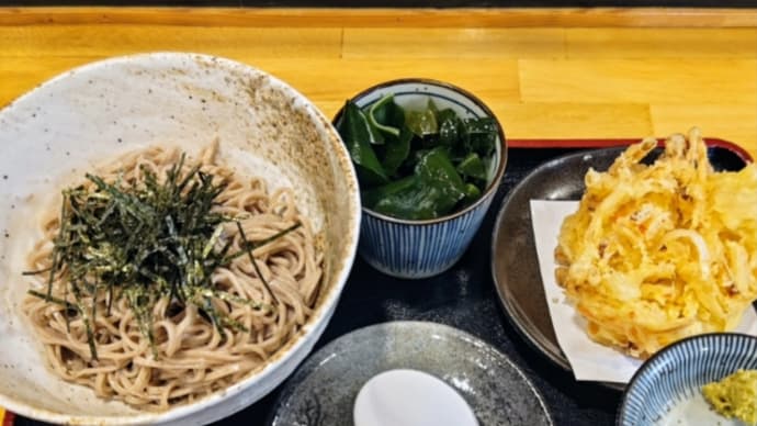 沖縄でこのリーズナブルな日本蕎麦は見事です❗・・・すずめのお宿(宇茂佐の森)