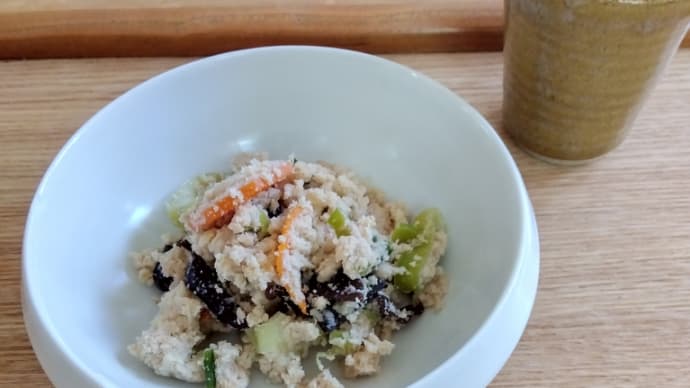木に成った梅を初めて触った