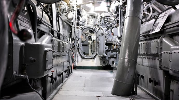 前部エンジンルーム〜潜水艦「シルバーサイズ」