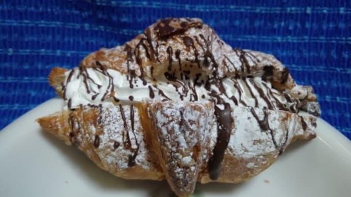 ホイップチョコクロワッサン?でおやつにしたんだね:D