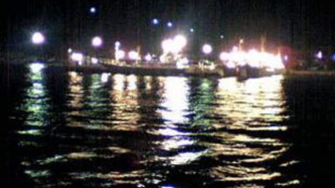 深夜の漁港風景（大原漁港）