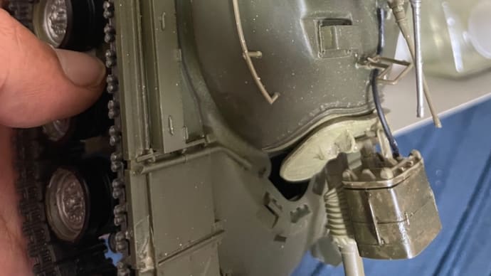まだ完成は先 ベトナム戦争モノ戦車プラモデル 技術家庭科1ばかりだったのにプラモデル 1/35 アメリカ・M48A3パットン