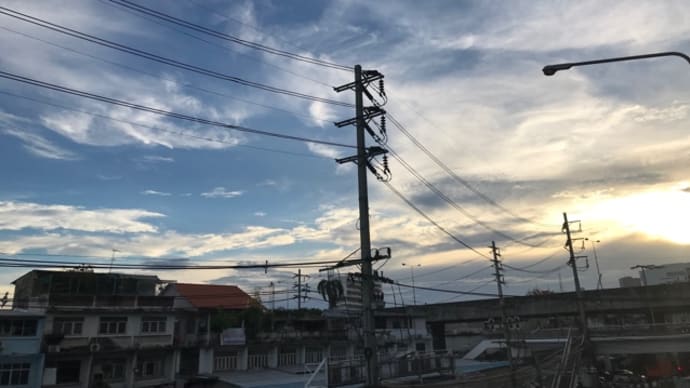 空が綺麗な帰り道。