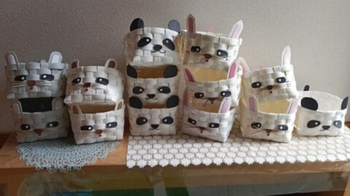 可愛い動物のカゴ